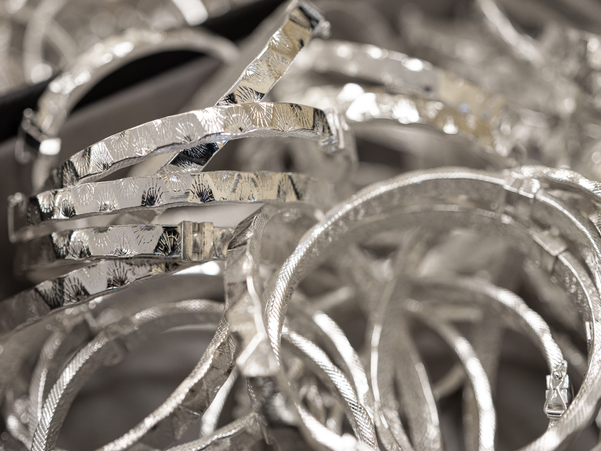 Tuscany Silver Orecchini hoop tubolari triangolari con motivo in argento sterling, per donna